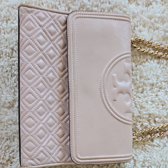 Tory Burch Soft Pink and Gold Quilted Shoulder Bag - Picture 2 of 7